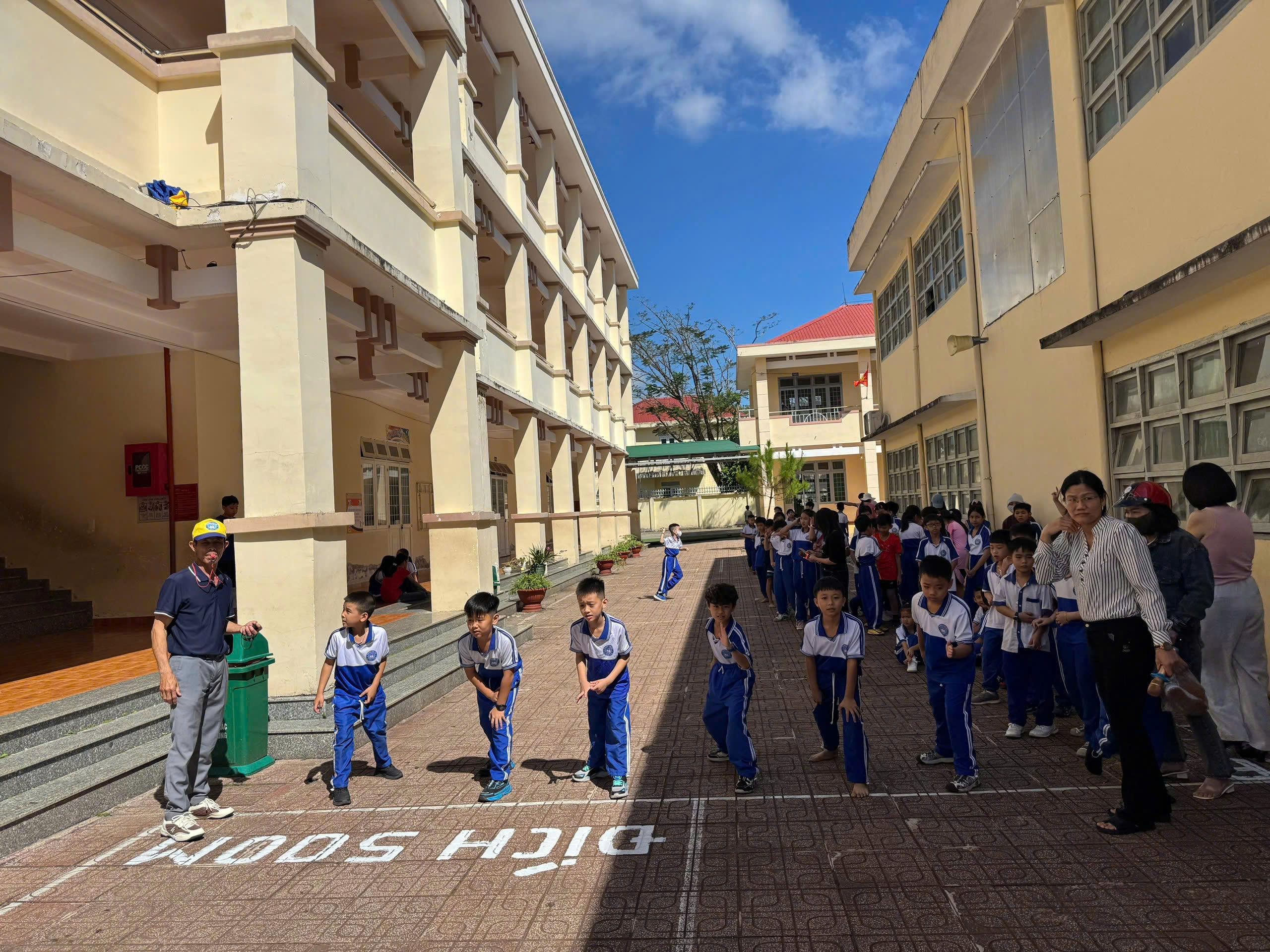 ĐẠI HỘI THỂ DỤC THỂ THAO TRƯỜNG TIỂU HỌC LÊ VĂN TÁM – MÔN ĐIỀN KINH