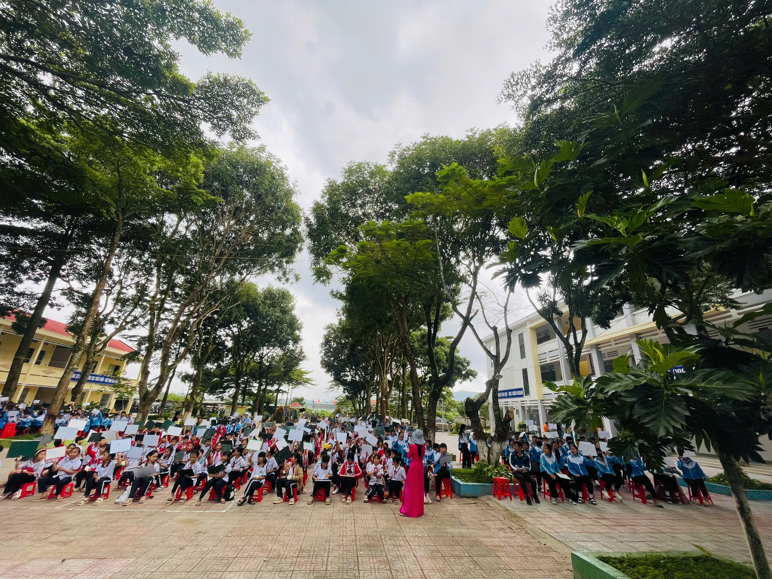 TRƯỜNG TH & THCS HỒNG BÀNG: SÔI NỔI VÀ NGHĨA VỤ HOẠT ĐỘNG NGOẠI KHÓA AN TOÀN GIAO THÔNG "EM THAM GIA GIAO THÔNG AN TOÀN VÀ ĐÚNG LUẬT"