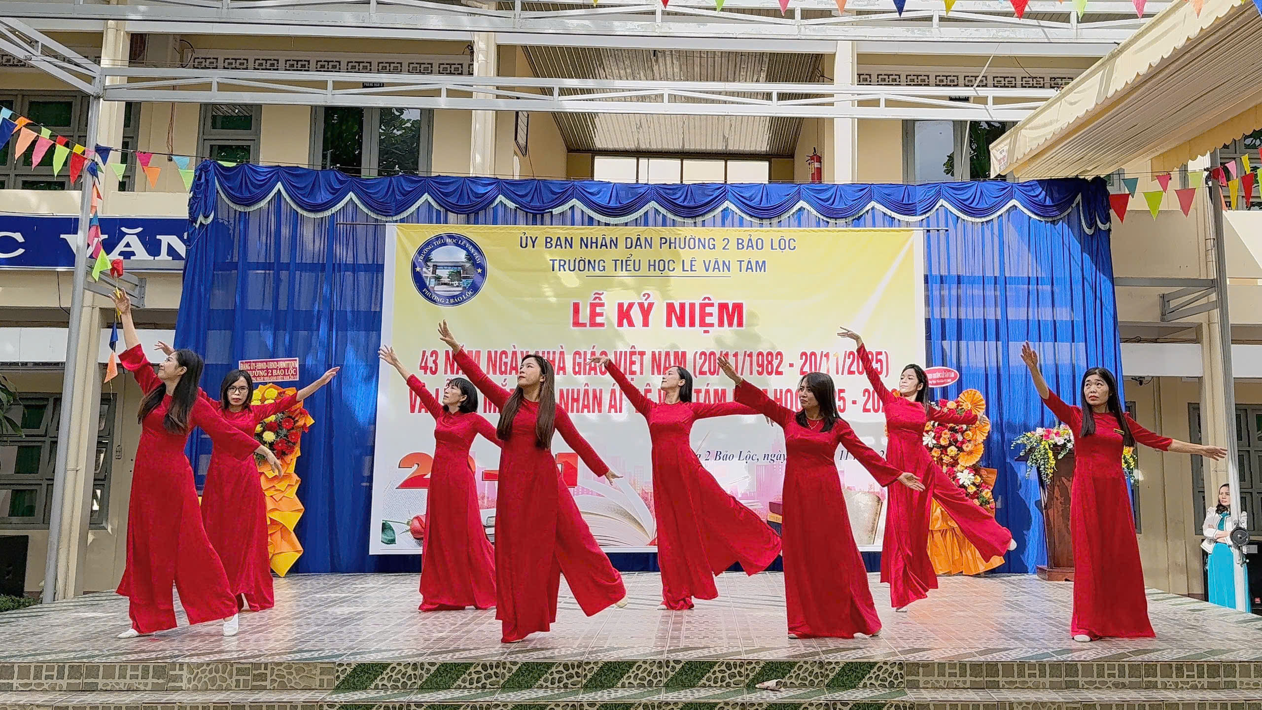 LỄ KỶ NIỆM 43 NĂM NGÀY NHÀ GIÁO VIỆT NAM 